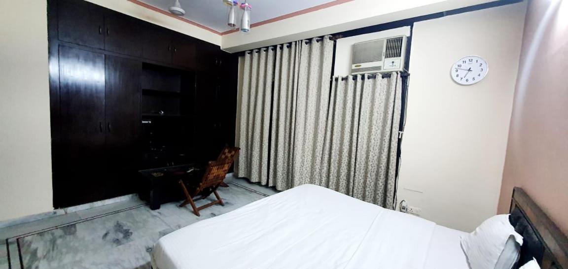 Hotel Inn Noida Esterno foto